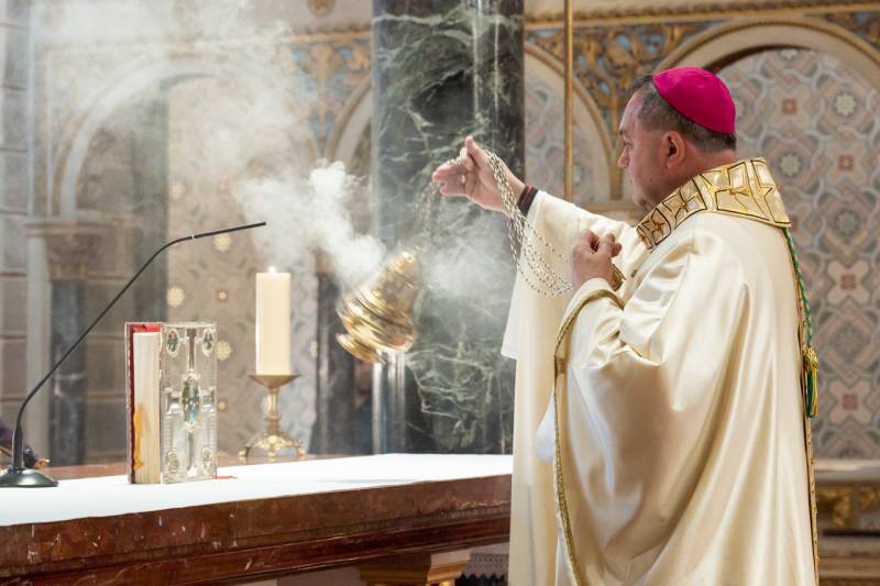 2024_03_28_olajszentelesi szentmise_29.jpg